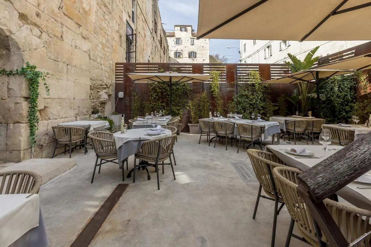 Leonis Restaurant & Rooms Spalato 4*,