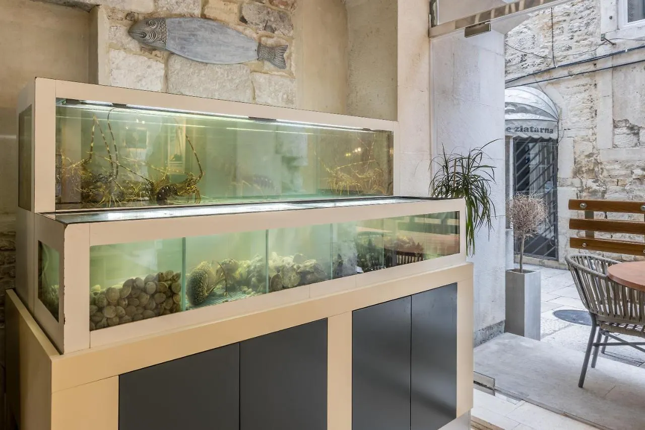 Leonis Restaurant & Rooms Spalato Bed & Breakfast